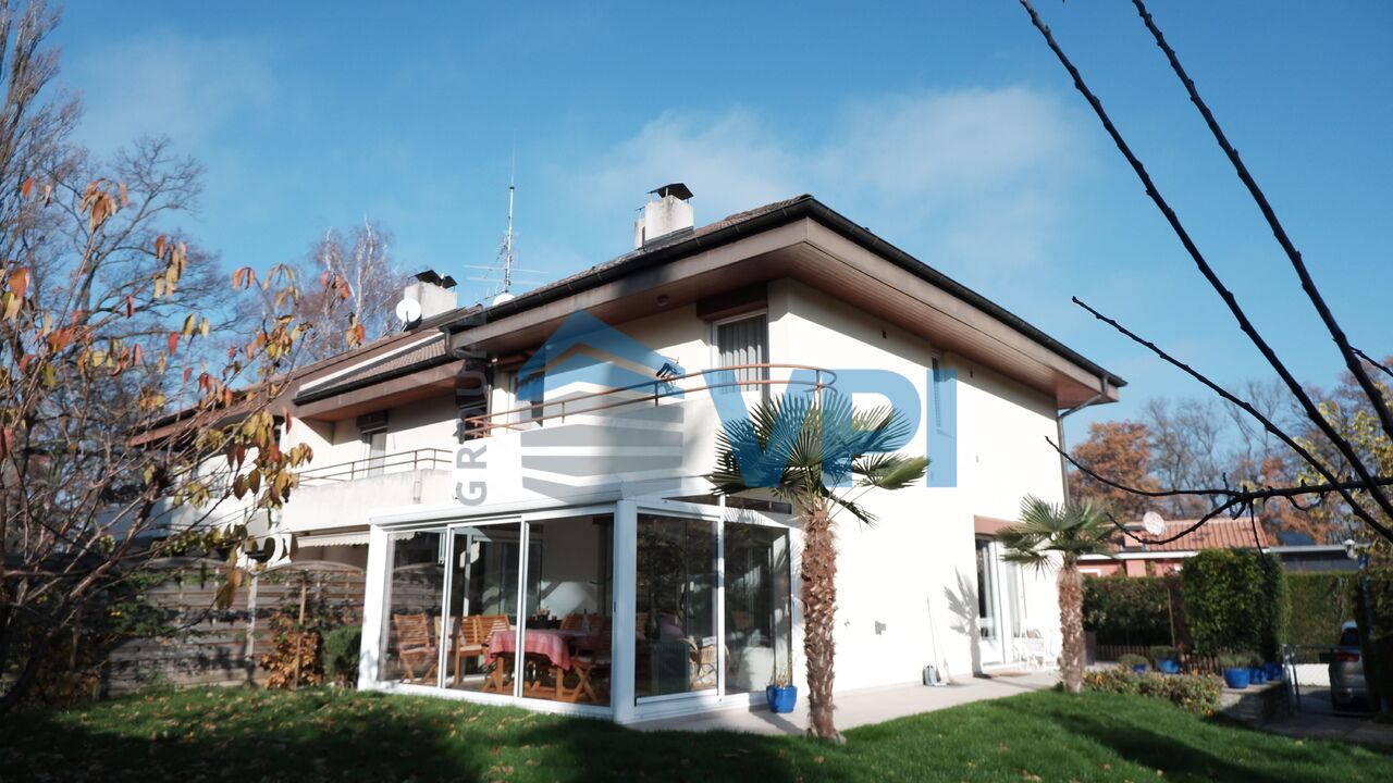 Jolie maison mitoyenne en pignon