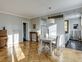 Appartement rénové avec terrasse de 62 m² dans immeuble Belle Époque