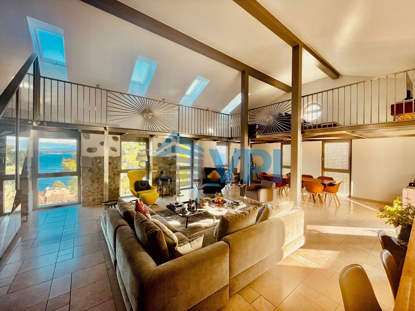 Bel appartement en duplex avec vue sur le lac
