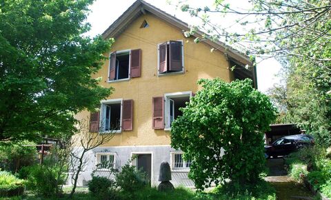 VERKAUFT 4.5 Zi.- EFH mit verwunschenem Garten