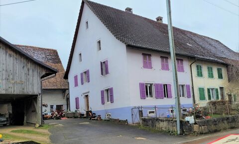 Charming house in the center - plot of 1,350 m2