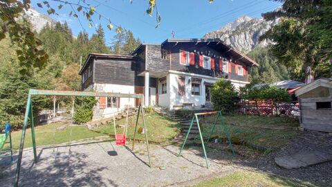 Auberge du Godet - Une adresse emblématique et unique à Derborence !