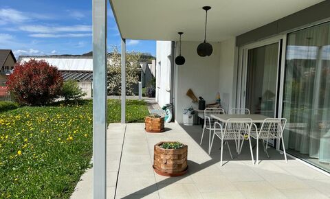 Appartement de jardin moderne et ensoleillé avec vue
