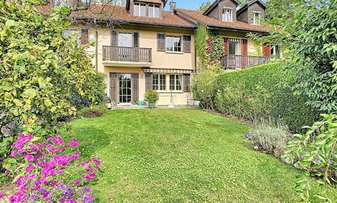 Exclusivité vendue par nos soins : Spacieuse villa jumelle