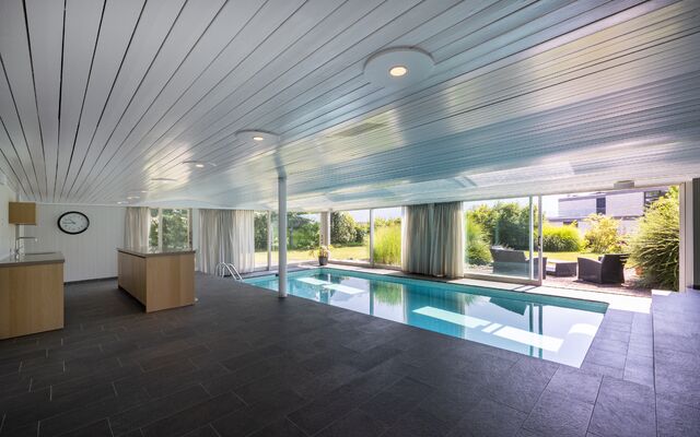 Moderne Architektur-Ikone mit Parkgarten & Indoorpool