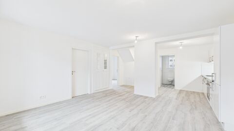 Zu vermieten: Komplett renovierte 3.5-Zimmer-Wohnung in kleinem Gebäud