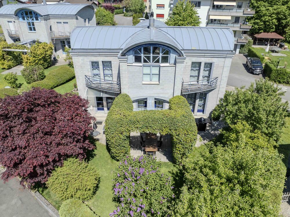 Freistehendes Einfamilienhaus mit Gartenoase