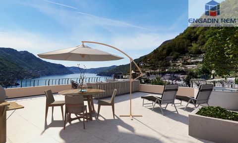 "Pura Vida"
Scenic living beside Lake Como