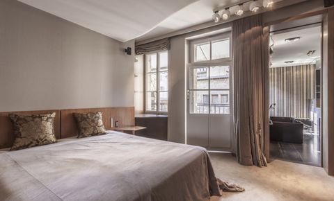 RARE: Sublime apartment in the heart of the old town