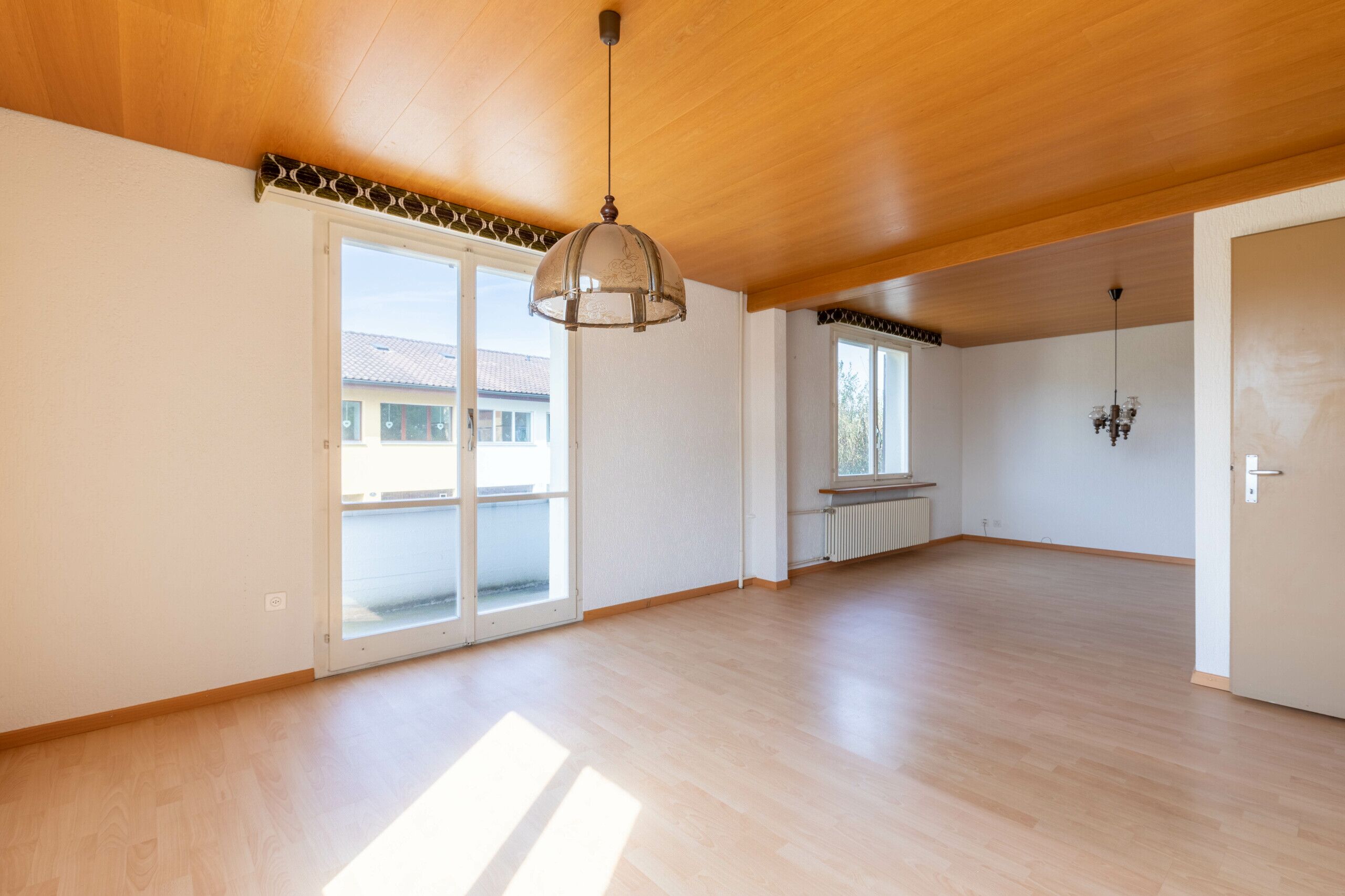 Wohnen / Essen mit Zugang zum Balkon (EG)