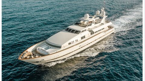 Sublime Yacht de 40m, 10 couchages, service inclus