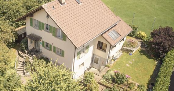 CHARMANTER FAMILIENTRAUM MIT UMSCHWUNG
