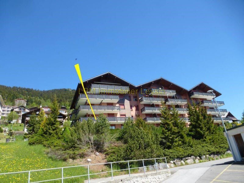 2 bedrooms apartment of 80m2p with large balcony, excellently situated garage!