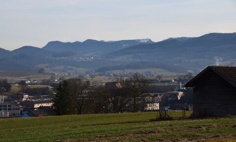 Big Baulandparzelle 2115m2 in a prime location, view of the Jura mountains