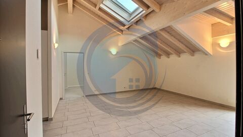 CHARMANT APPARTEMENT 4,5 PCES AU DERNIER ETAGE - LIBRE DE SUITE