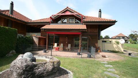 Gepflegtes Einfamilienhaus in schöner Holzausführung