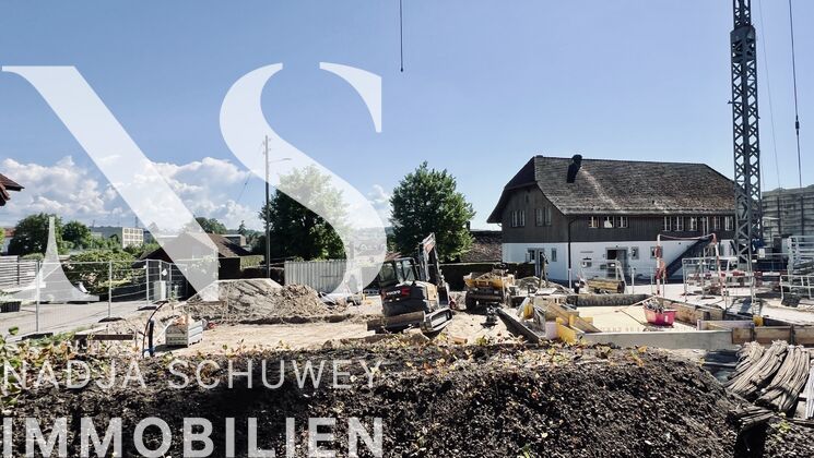 Neues Wohnen im alten Dorfkern - 4.5 Zimmer-Duplexwohnung 1. OG