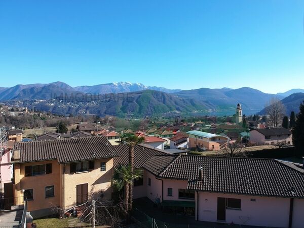 Lovely and very sunny building plot of 751 m2 with nice lake view