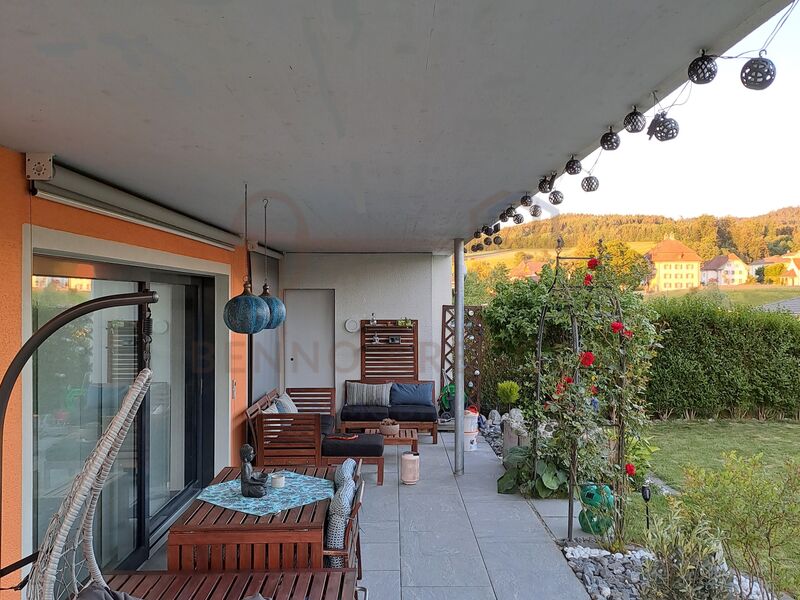 4½-Zimmer-Familien-Gartenwohnung, 2 Aussenplätze, sehr sonnige Lage