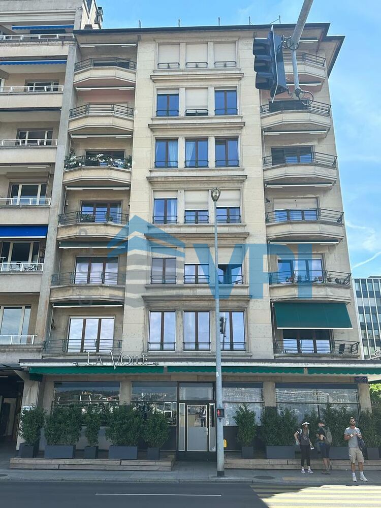 Appartement de 2.5 pièces aux Eaux-Vives face au lac
