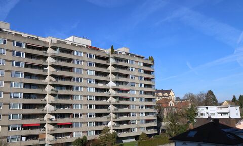 Ruhige, gepflegte 3.5 Zimmer Wohnung an zentraler Lage mit Fernblick