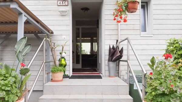 Family-friendly terraced house in a popular residential area near ISB