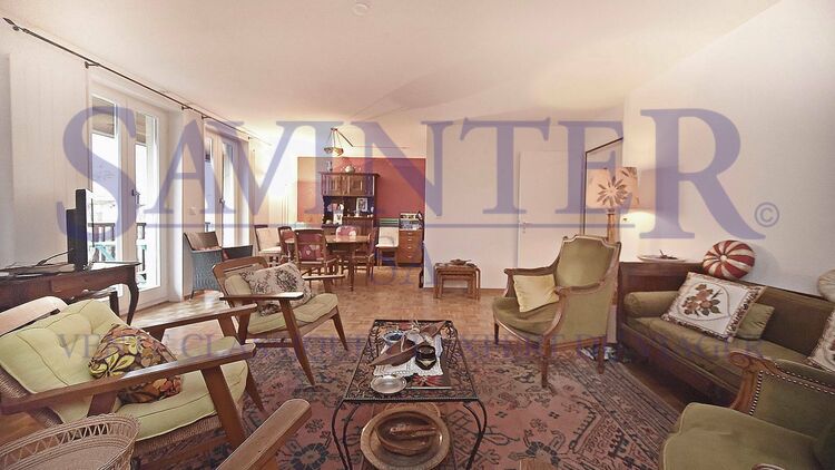 Very nice crossing apartment of 5 rooms in life annuity.