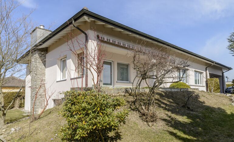 Villa familiale de 6 pièces
Quartier calme et résidentiel
