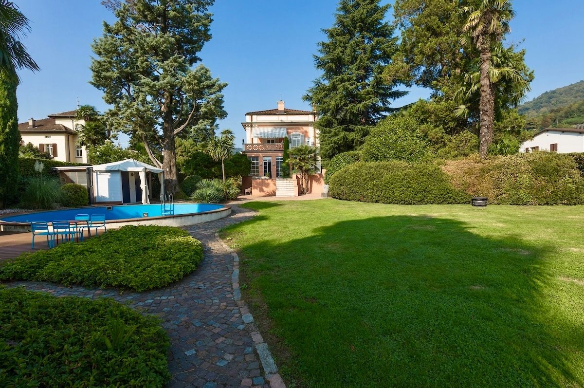 Esclusiva Villa in Stile Liberty Fronte Lago di Lugano a Magliaso