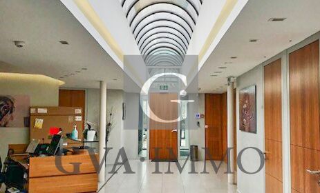 Superb offices a few steps from the city center