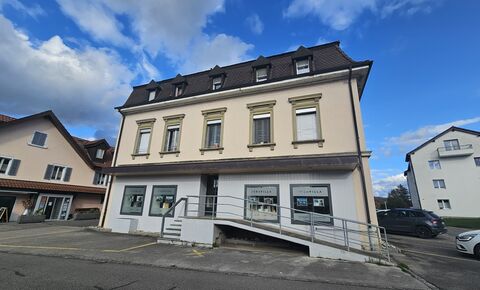 Lot à vendre - Surface commerciale et appartement de 4.5 pièces
