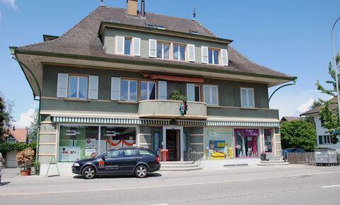 Wohn- und Geschäftsgebäude CH-3054 Schüpfen