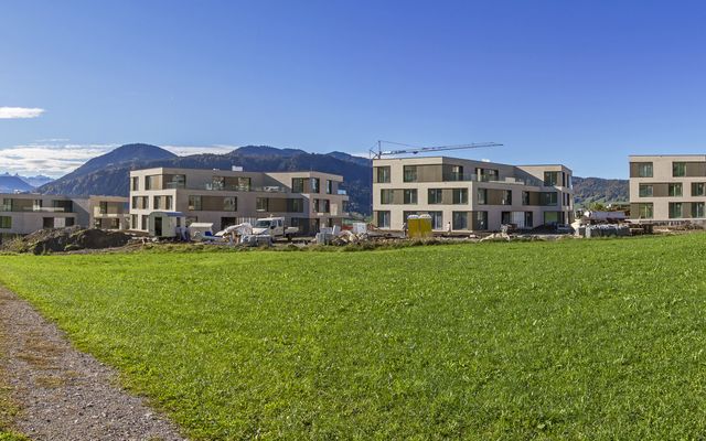 Halten Oberägeri - Zentral gelegene 6.5 Zi Wohnung mit Sicht ins Grüne