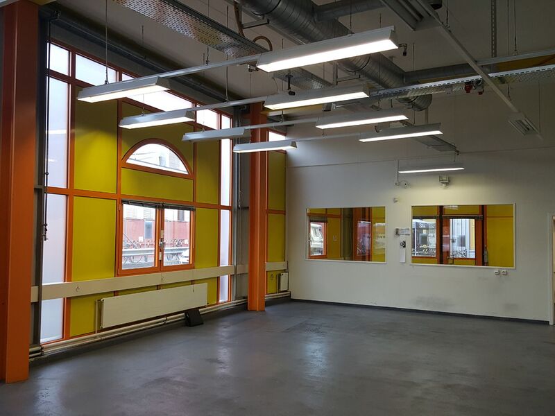 For rent 161 m2 workshop on the ground floor of 16m2 + deposit