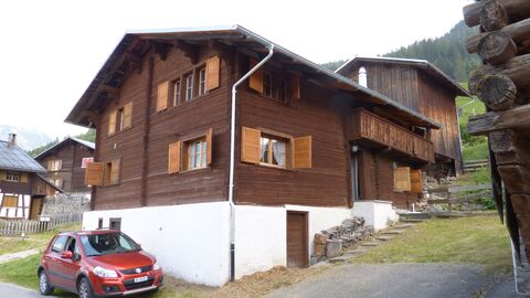 Azienda ristrutturata CH-7113 Camuns