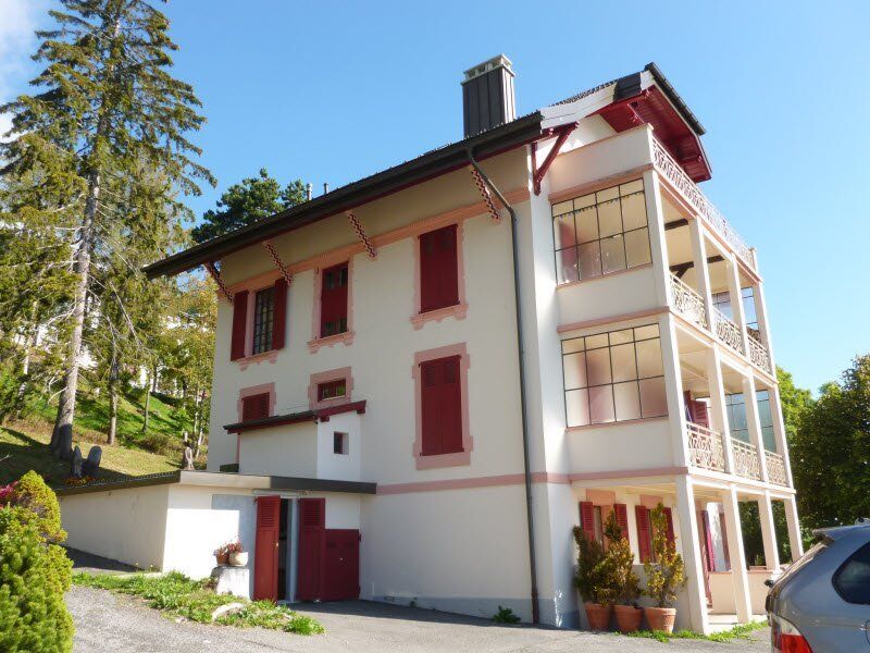 Beautioful apartment, 3 bedrooms, 108m2p, south facing balcony.