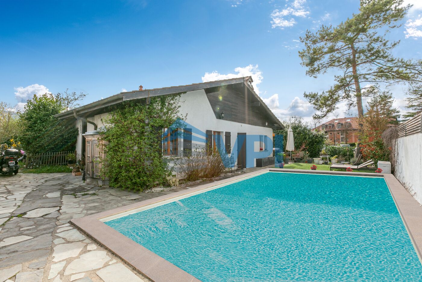 Maison individuelle avec piscine