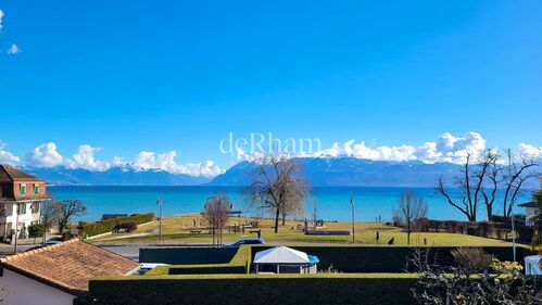 Villa neuve au bord de l'eau à St-Sulpice, situation unique