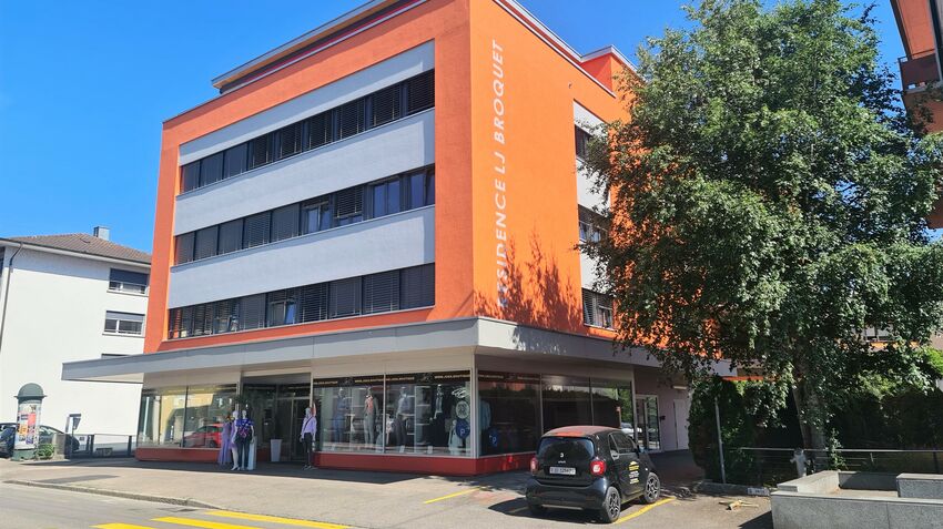 Investment building
