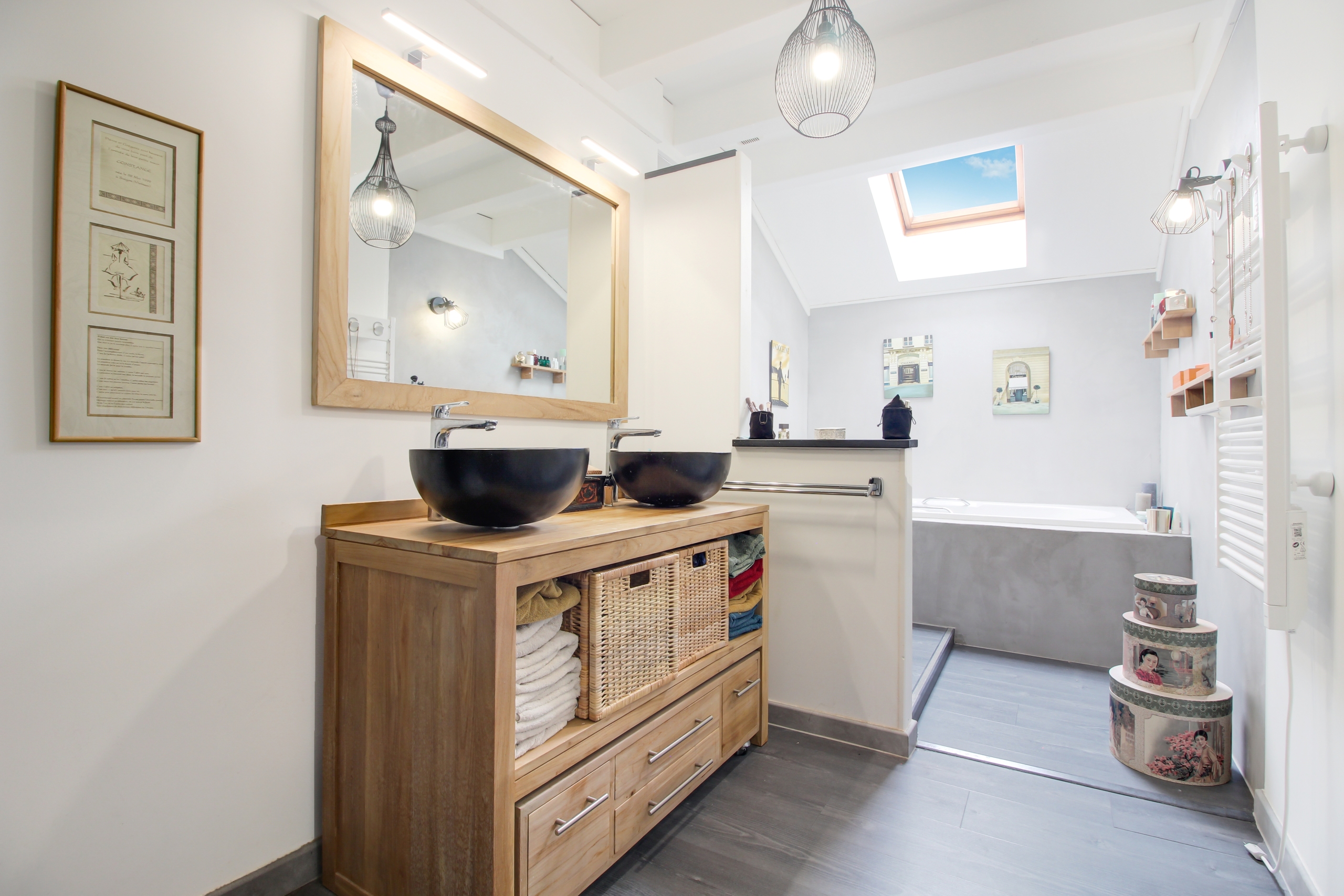 Salle de bain avec baignoire & douche(Étage)