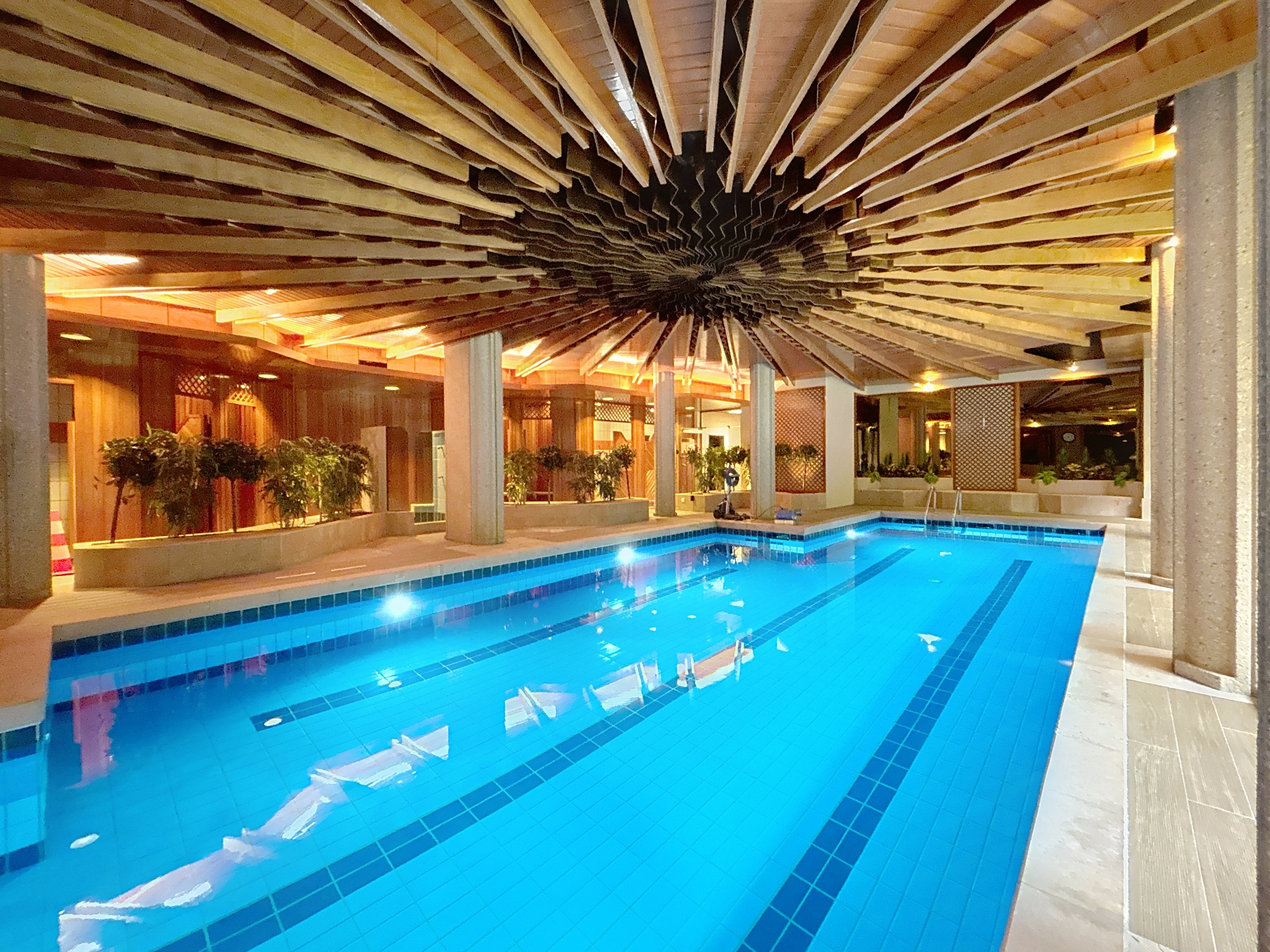 Piscine intérieure chauffée