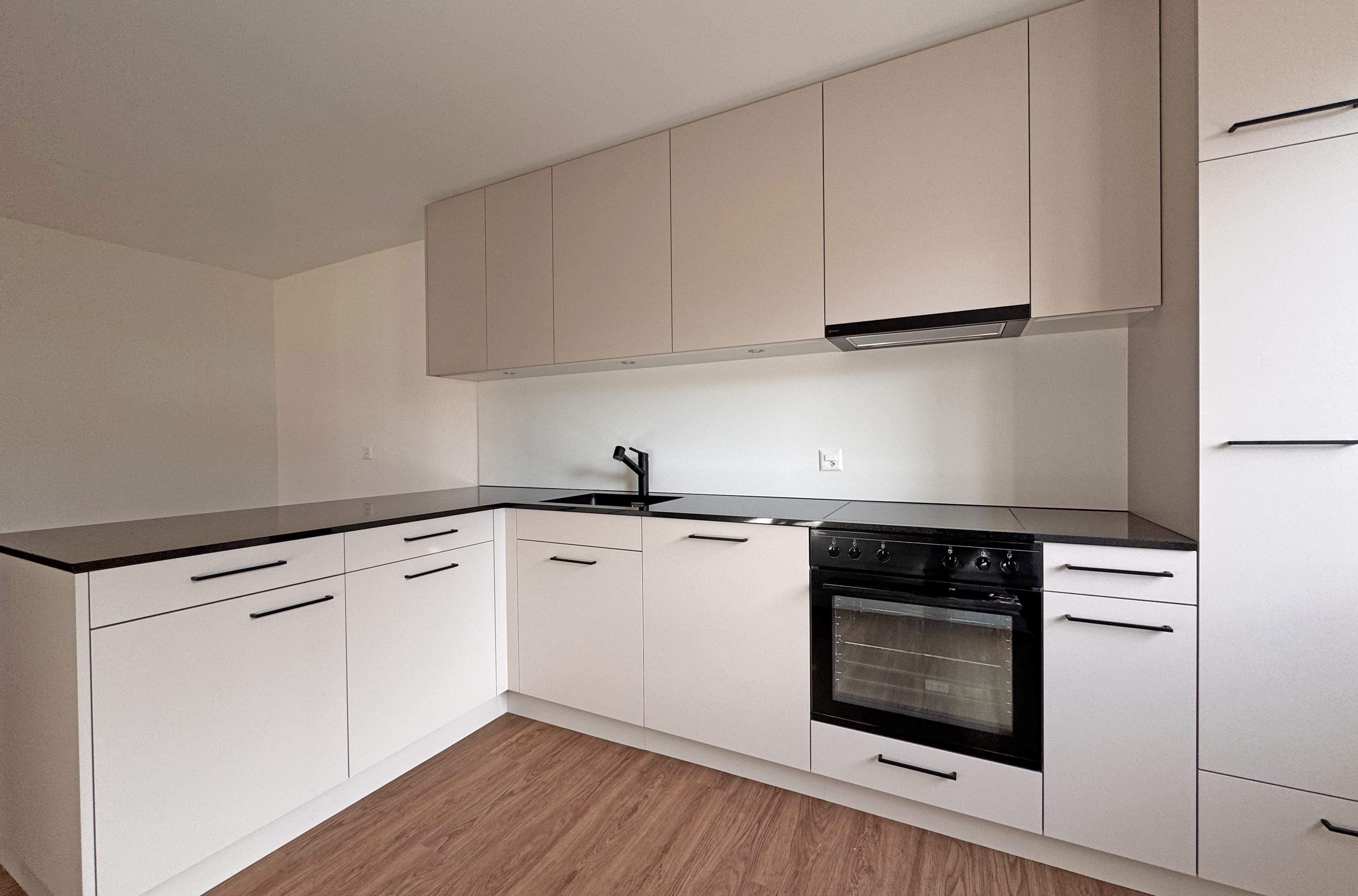 5.5 Zimmer, 1. OG neu renoviert 5.5 Zimmer, 1. OG neu renoviert