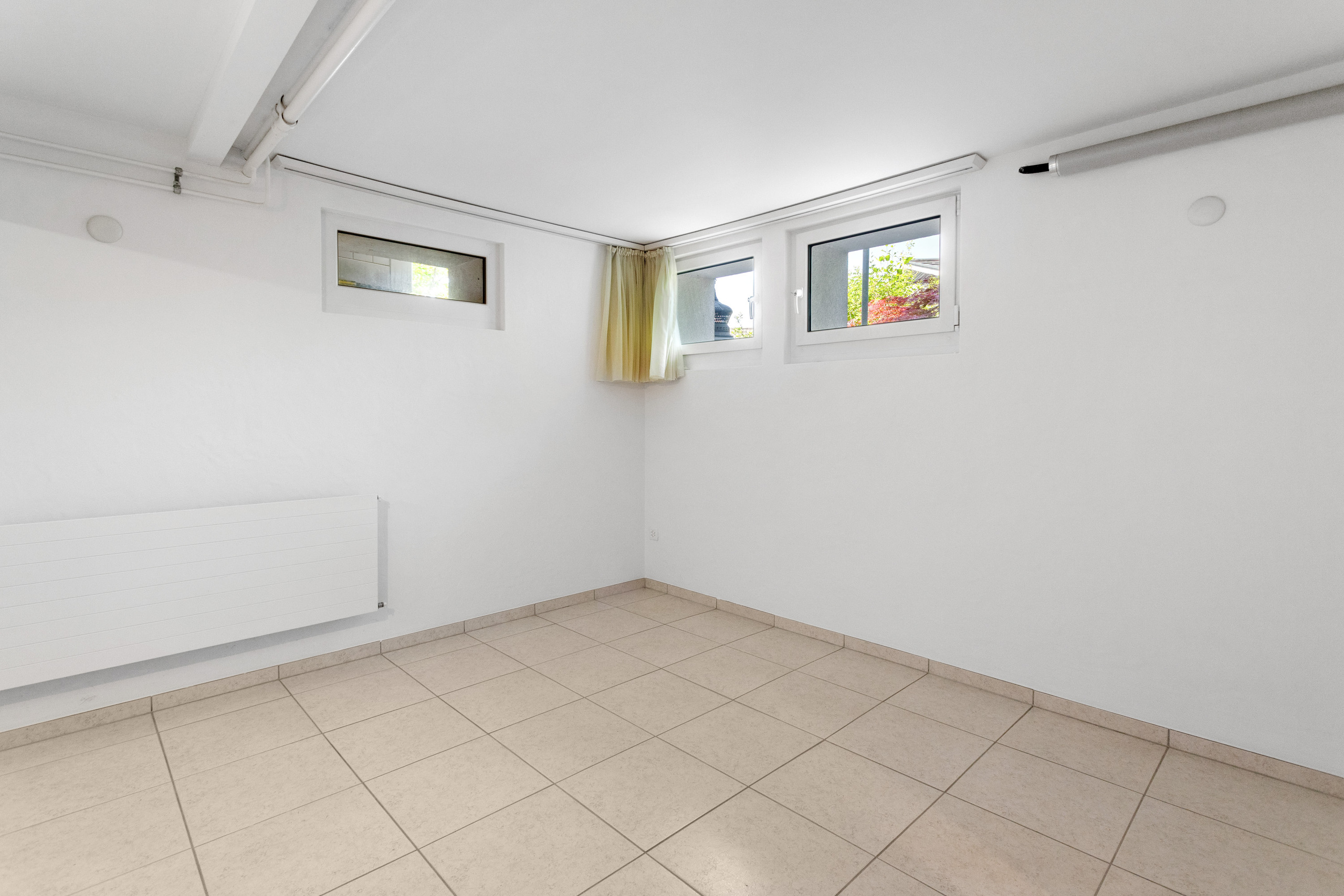 Zimmer beheizt im Untergeschoss