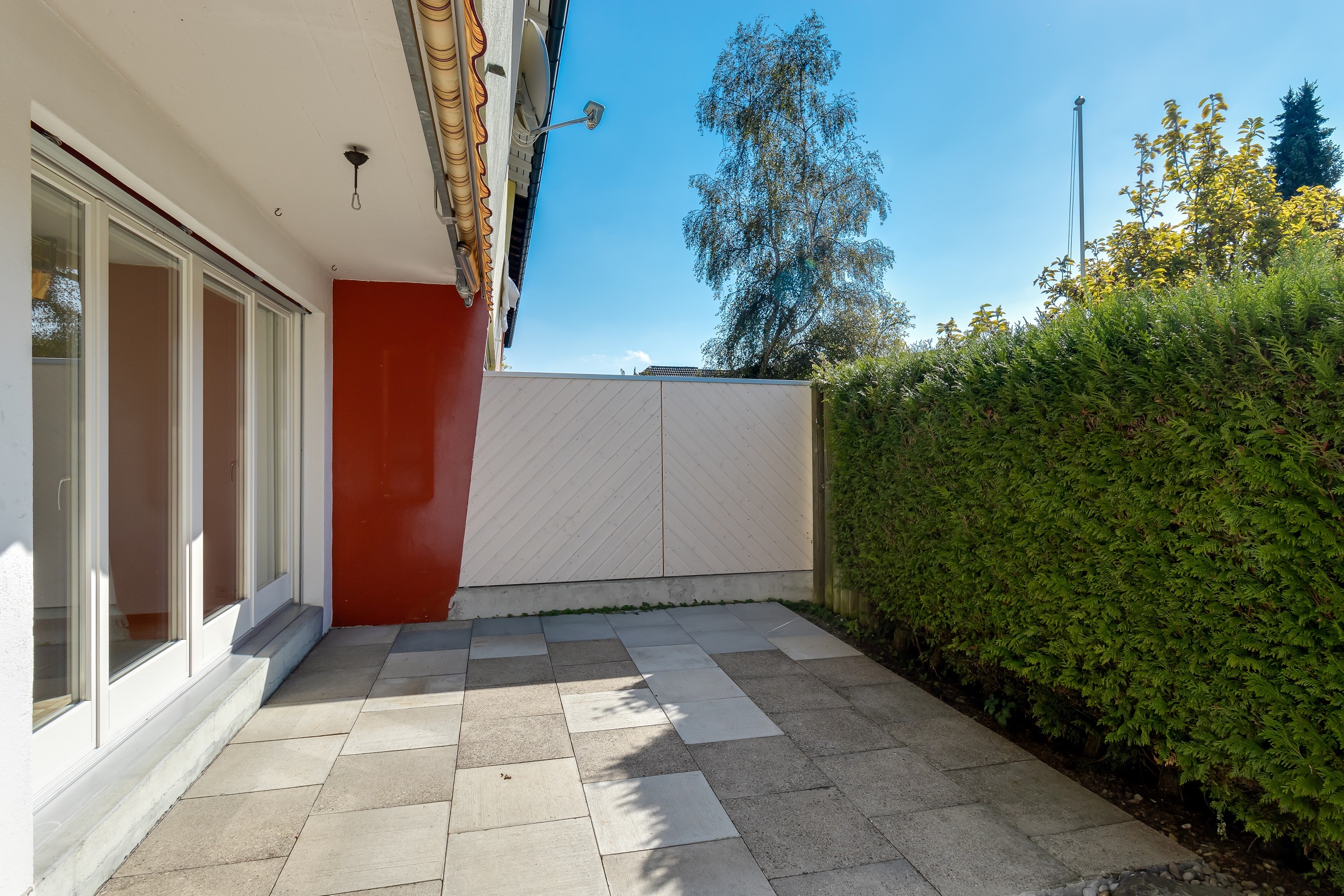 EG: Sitzplatz auf der Südseite EG: Sitzplatz auf der Südseite