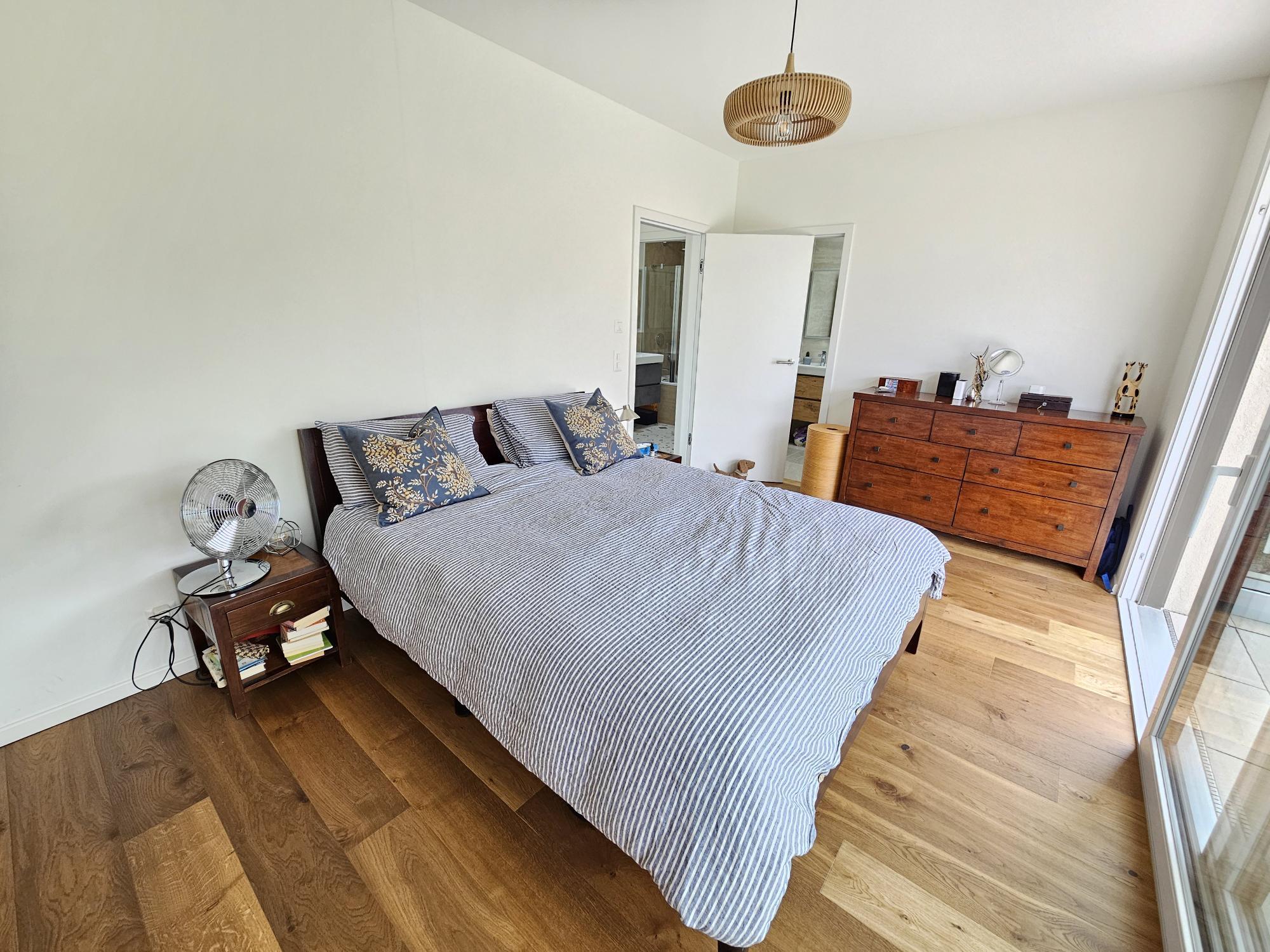 Interior view 6