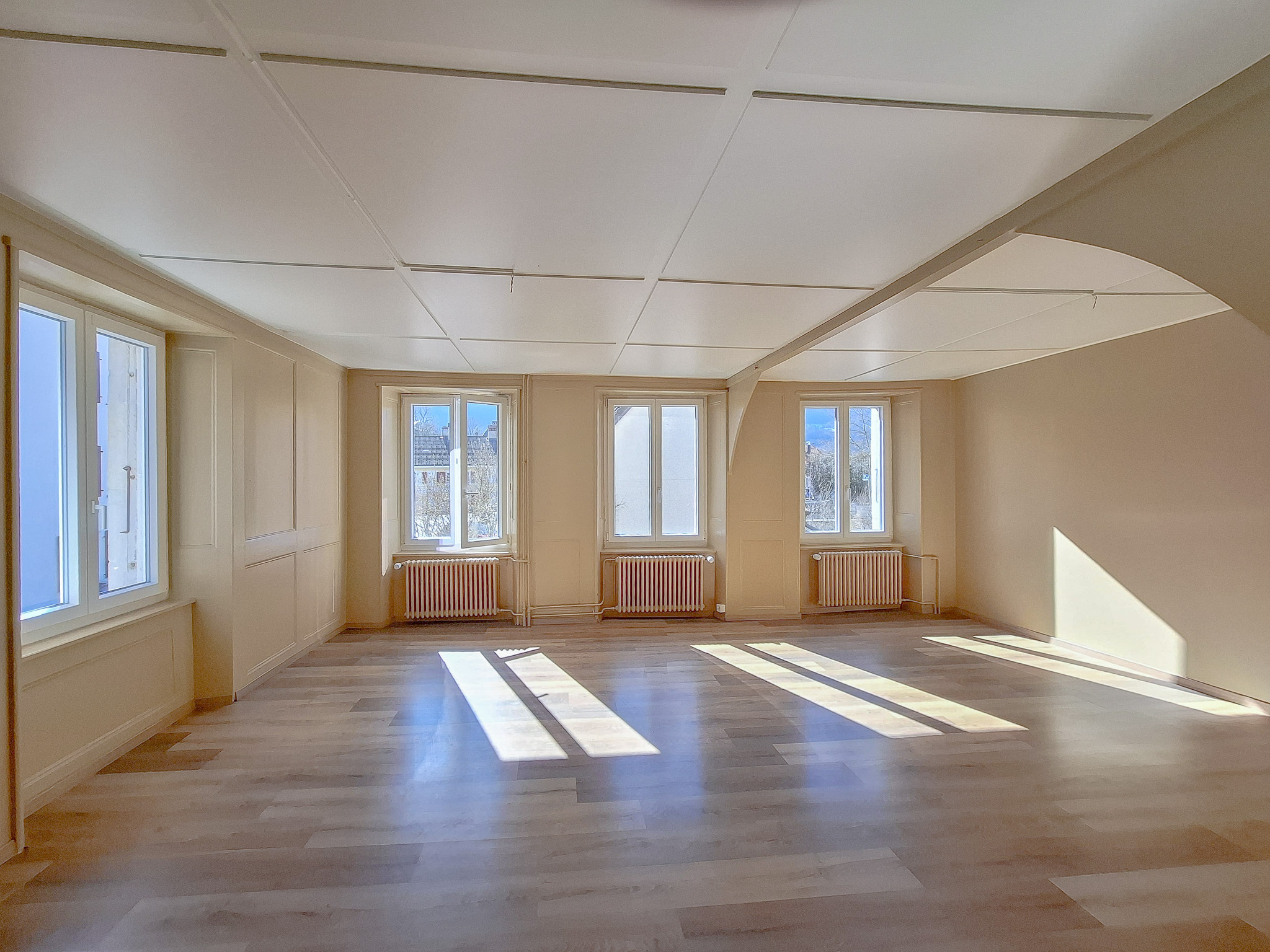 1er étage - grande chambre lumineuse 1er étage - grande chambre lumineuse