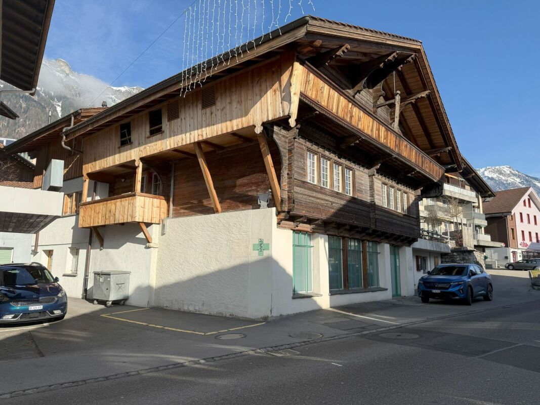 Photo 1