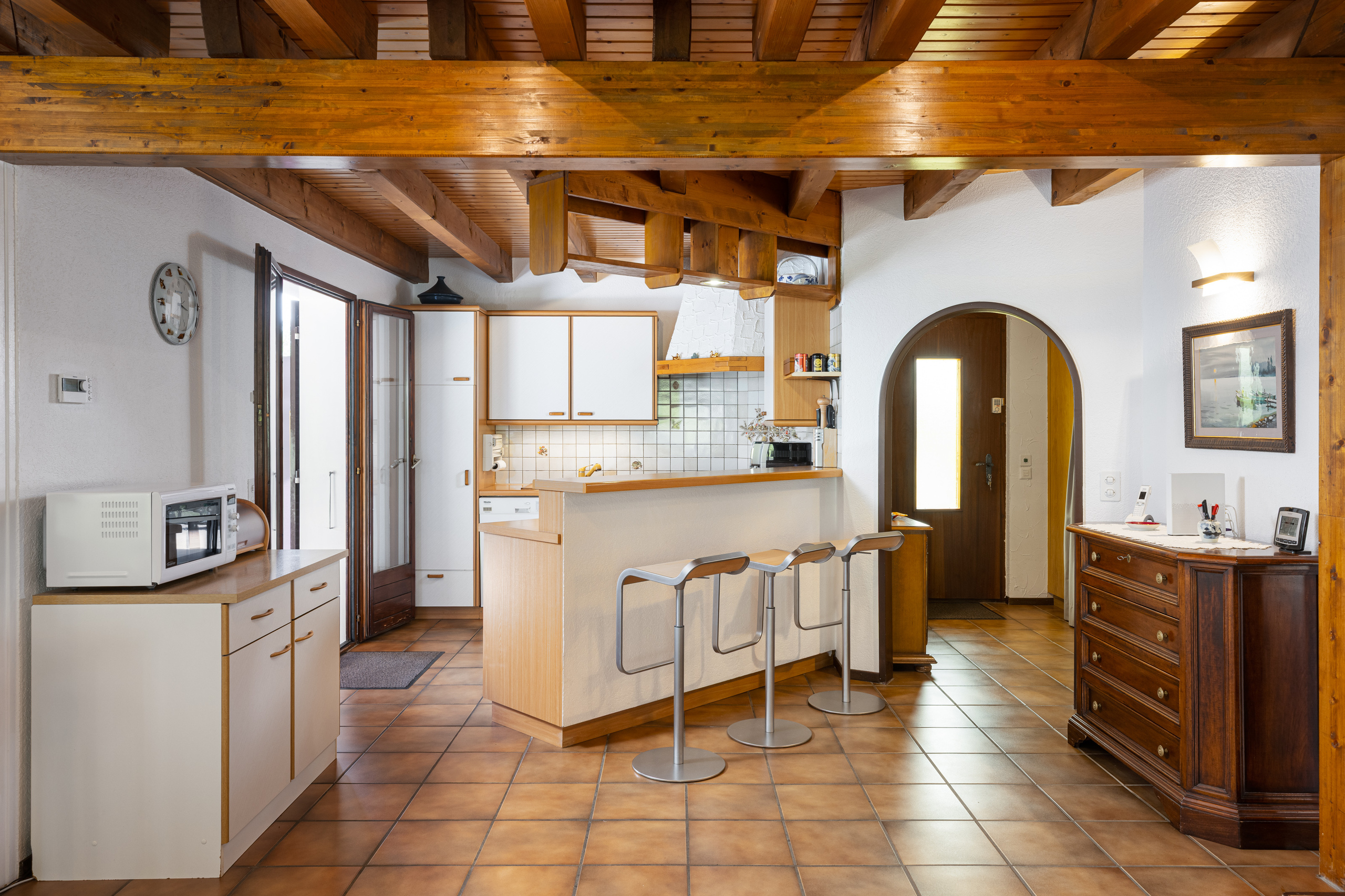 Cuisine avec espace bar convivial