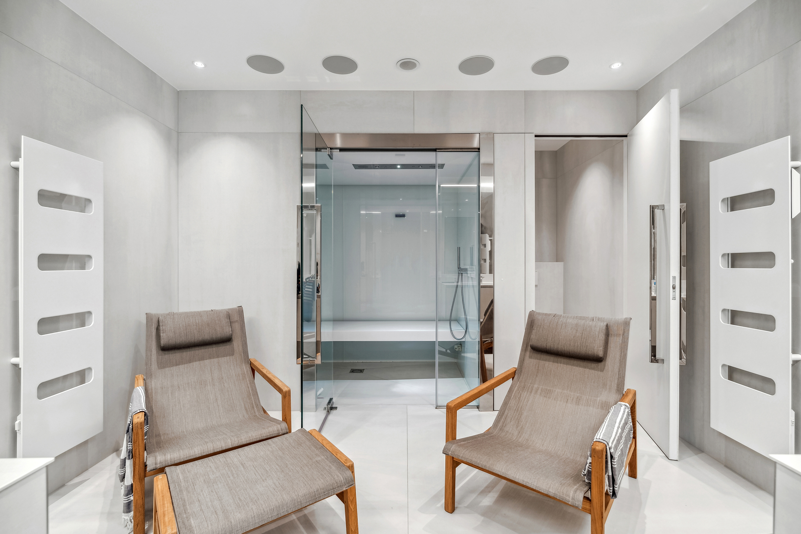 Espace wellness avec douche et hammam Espace wellness avec douche et hammam