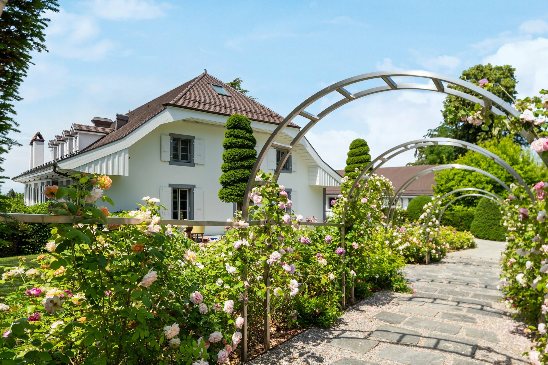 Passage et maison principale